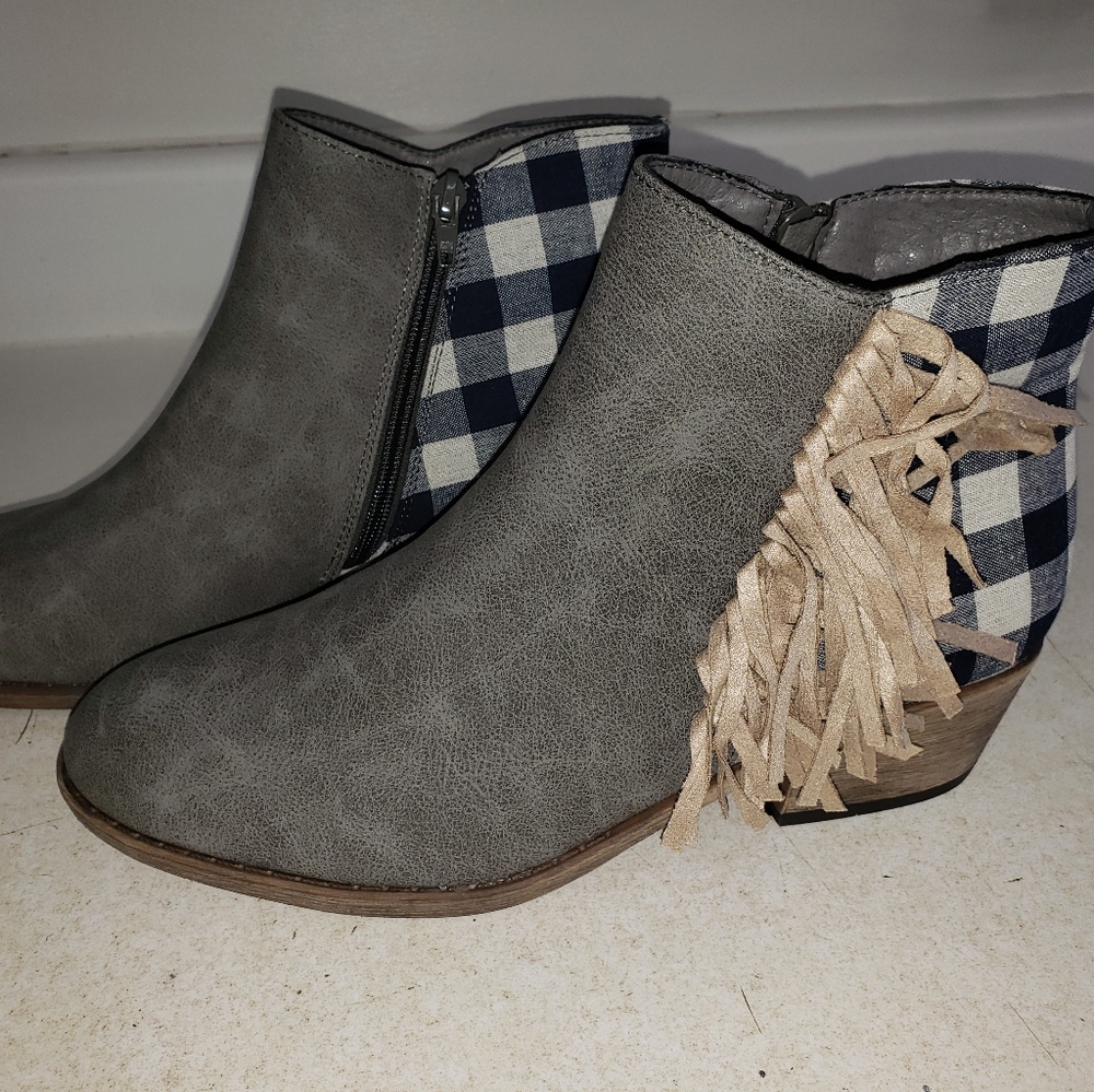 Grey/buffalo plaid and fringe booties